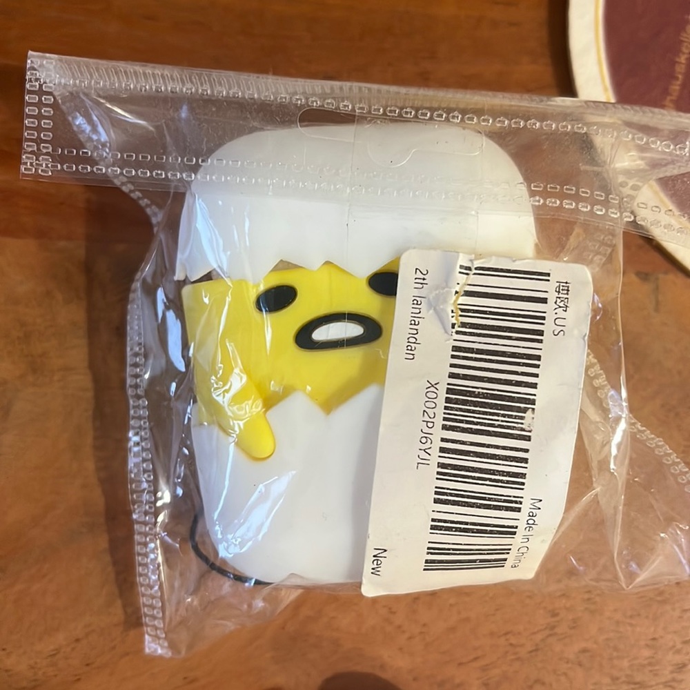 Egg shell air pod case